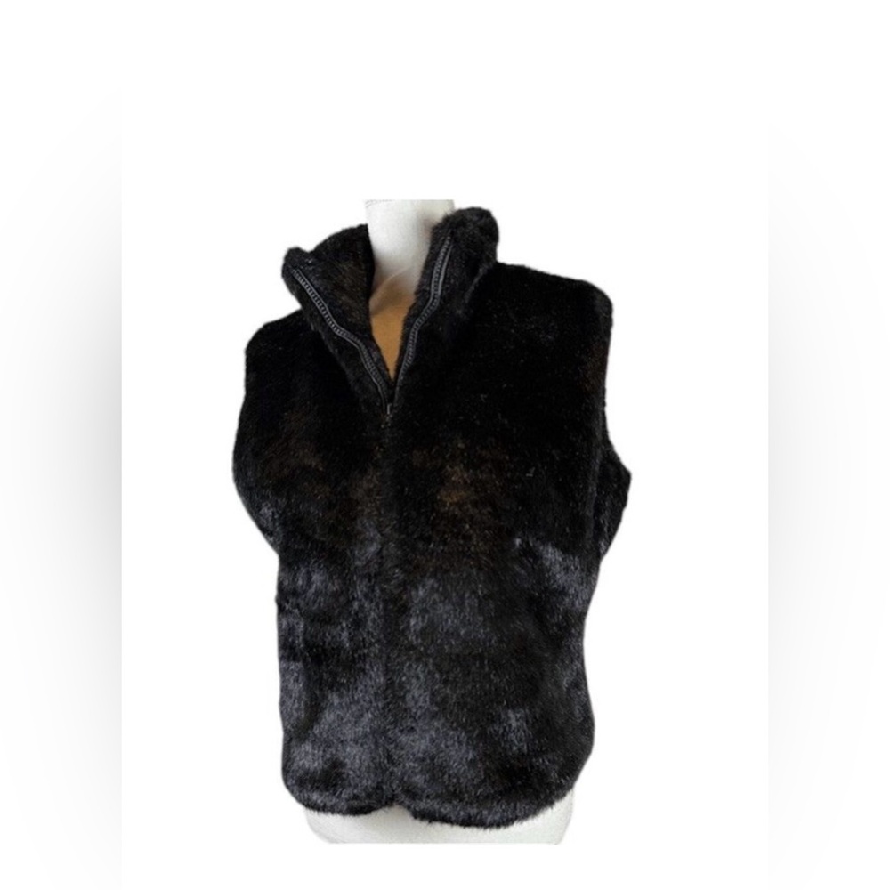Cejon Elegant Black Faux Fur Vest